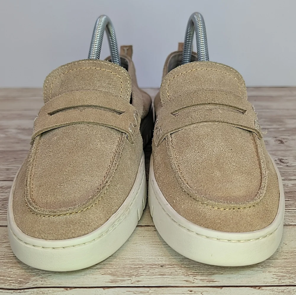 Vionic these shoes